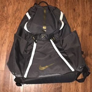 Nike Hoops Air Team 2.0 backpack black w/ gold